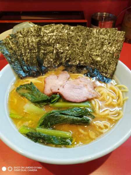 「ラーメン+海苔」@横浜家系ラーメン 黄金家の写真