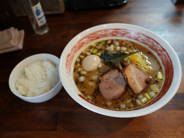 「味噌そば＋サービス味玉＋サービスライス」@麺屋 悠の写真