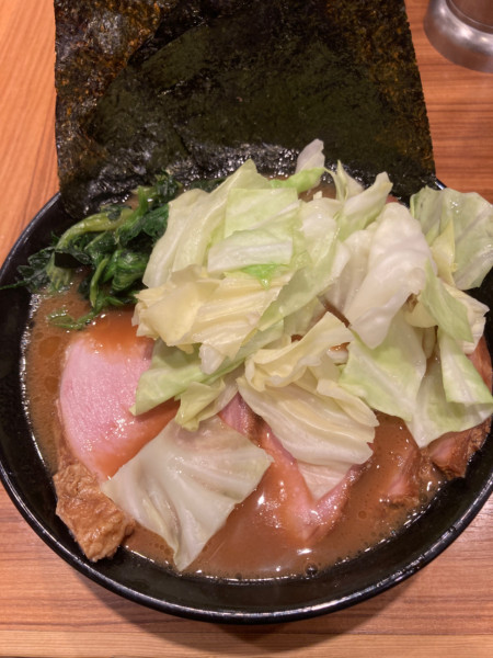 「チャーシュー麺、キャベツ」@横浜家系らーめん 輝道家の写真