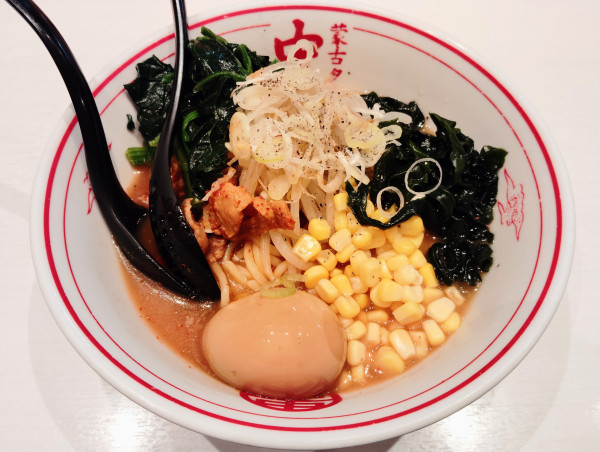 「冷・冷味噌ラーメン＋ほうれん草」@蒙古タンメン 中本 高田馬場店の写真