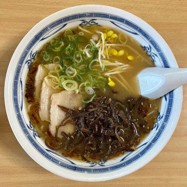 「ラーメン（825円）」@鹿児島ラーメン みよし家 本店の写真