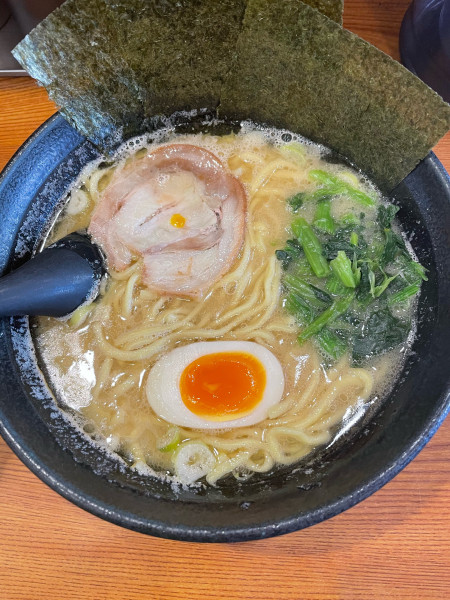 「ラーメン(700円)」@横浜らーめん 一本家の写真