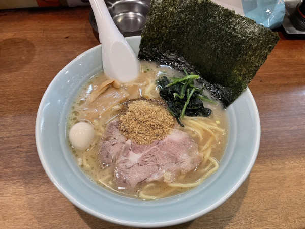「節とんこつラーメン」@らーめん市場 市が尾店の写真