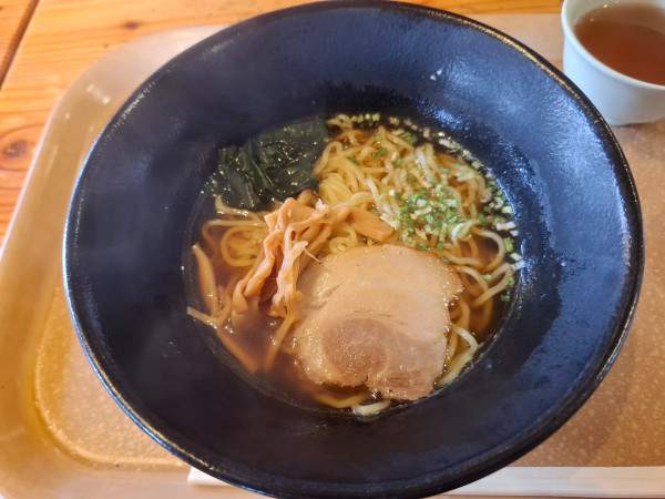 「醤油ラーメン１０００円」@白山室堂ビジターセンターの写真