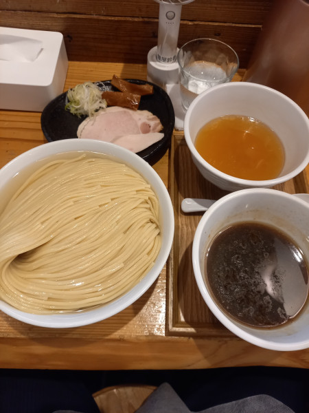 「つけ麺500g￥1500＋藻塩&わさび￥50」@麺屋鈴春の写真