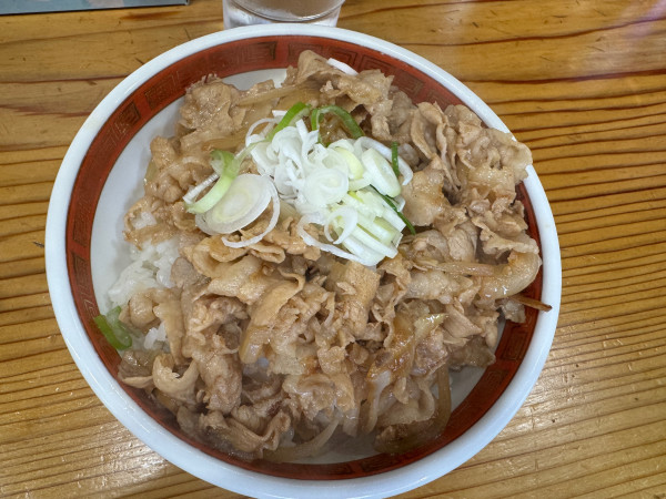 「焼肉丼ハーフ」@中華ソバ ハマダヤ 50号バイパス店の写真