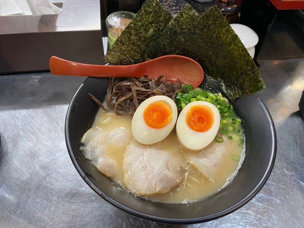 「あかつきデラックス1,100円（バリ固）」@博多糟屋ラーメン あかつきの写真
