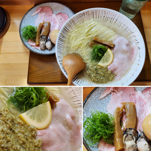 「牡蠣そば（中）にトッピング全盛」@中華そば 華塩の写真