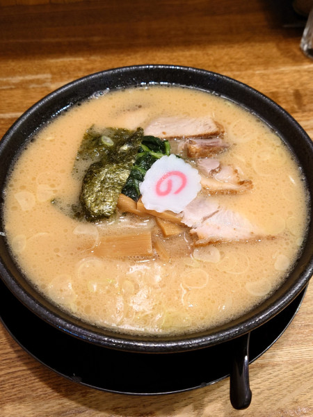 「とんこつ醤油らーめん」@新潟長岡らーめん みずさわ 東川口店の写真