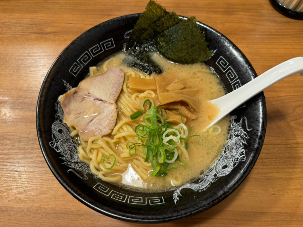 「伝丸らーめん　850円」@らーめん金伝丸 渋谷本店の写真
