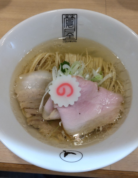 「塩ラーメン 900円」@鶯屋の写真