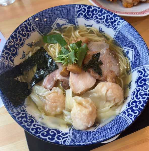 「えびワンタントリコ塩そば」@トリコ食堂の写真