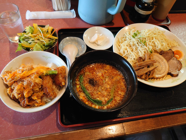「Bセットで坦々つけ麺とミニカツ丼」@咲来軒の写真
