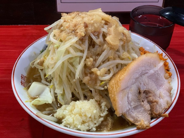 「ラーメン（ミニ）全マシ」@ラーメン鷹の目 明大前店の写真