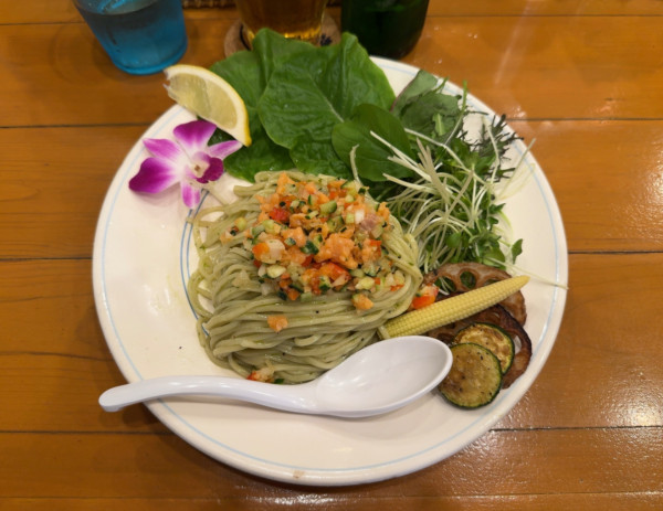 「【限定】Hawaiian冷製ロミロミサーモンのバジルSOBA」@麺屋 Hulu-luの写真