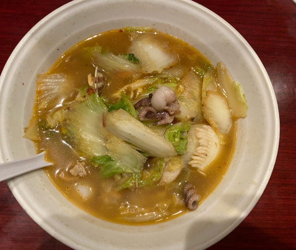 「海鮮塩味白湯チャンポン　950円（税別）」@天津飯店の写真