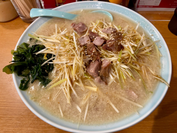 「ネギラーメン  アブラ多め  TPネギダブル」@ニューラーメンショップ主水 花棒曳舟店の写真