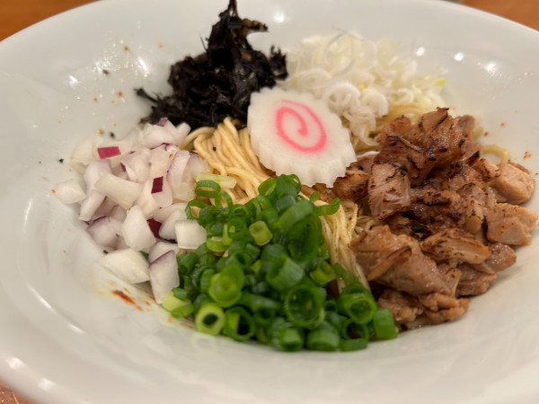 「貝出汁油そば　900円」@麺's キッチン RIRIの写真