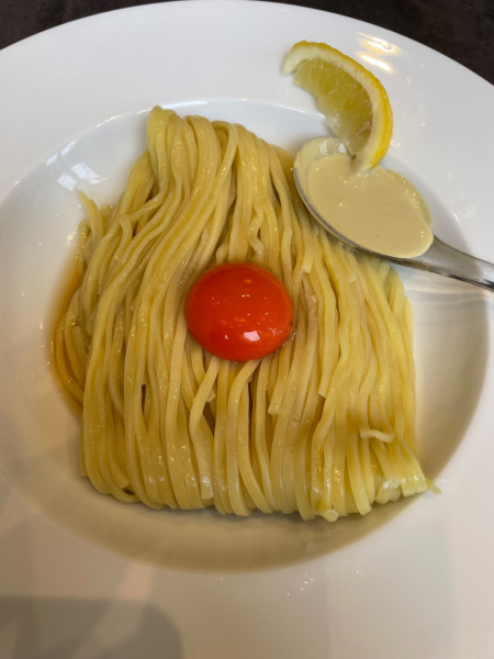「牡蠣バターたまご麺」@むかん横浜の写真
