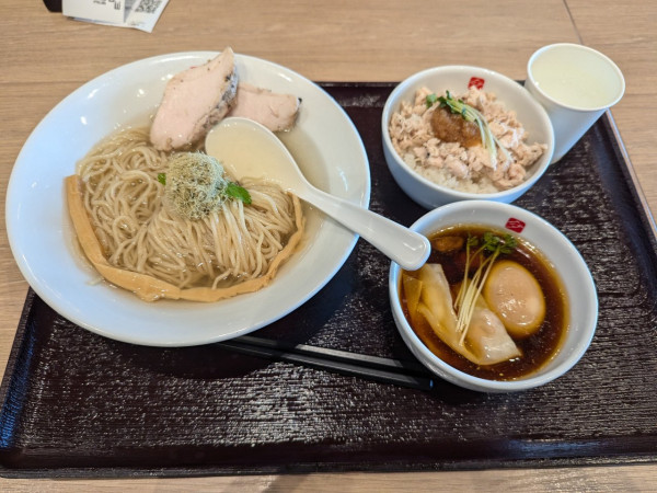 「特製とりつけそば　鶏ごはん」@中華そば 髙野 ベイサイド店の写真