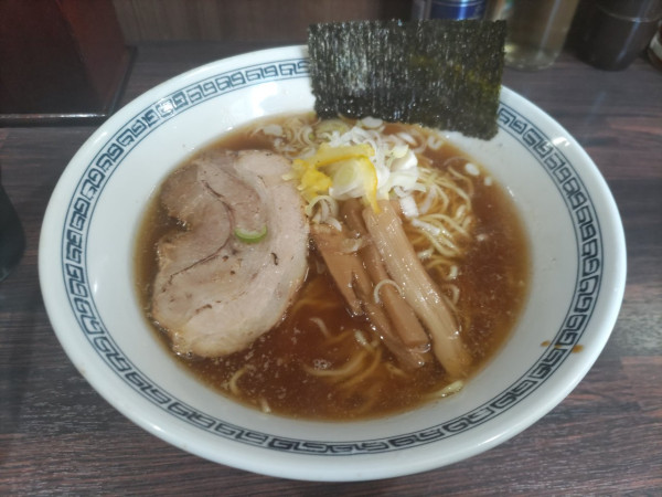 「醤油らーめん」@中華そば 新の写真