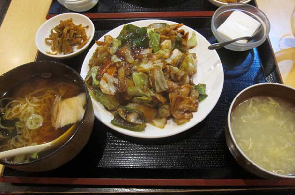 「回鍋肉の定食　800円＋半ラーメン　200円」@花彫酒家の写真