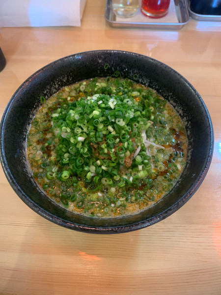 「赤坦々麺、ネギ増し、大盛り」@筑豊的担々麺 烏龍 若松青葉台店の写真