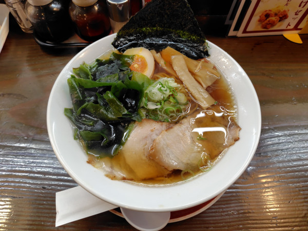 「醤油730円、わかめ100円」@拉麺本家夢屋 扇町店の写真