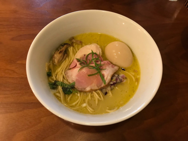 「牡蠣出汁SONA+味玉(950円)」@中華そば 先崎の写真