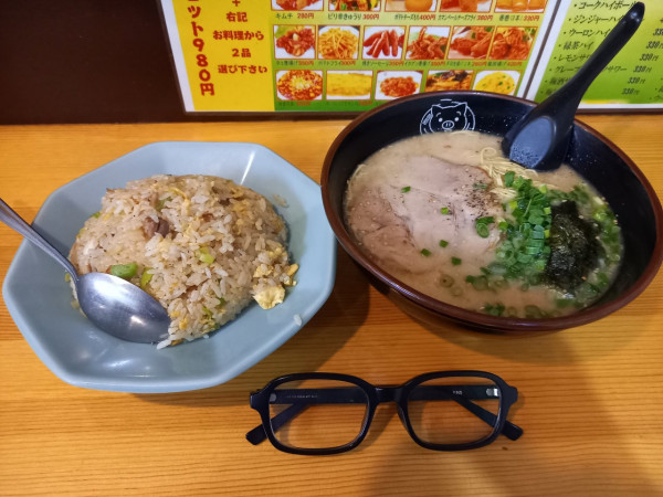 「チャーハンセット(白博多ラーメンバリカタ)」@博多ラーメン 長浜や 平和島店の写真