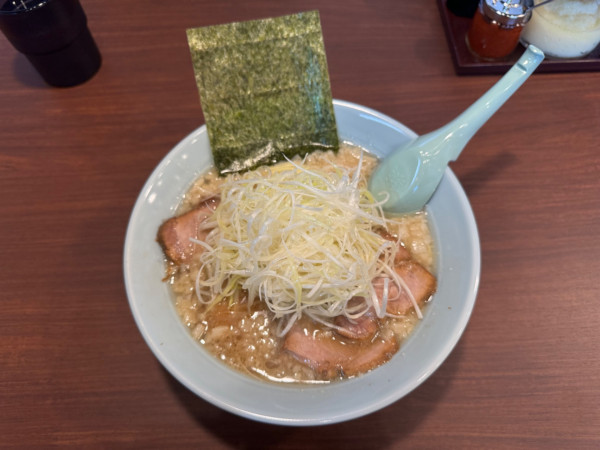「ネギチャーシューメン1300円」@ラーメン 神門の写真