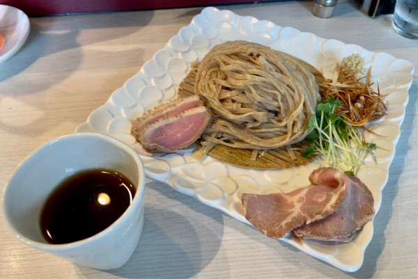 「【夏季限定】鮭節のざるSOBA＋鴨チャーシュー」@柳麺 呉田-goden-の写真