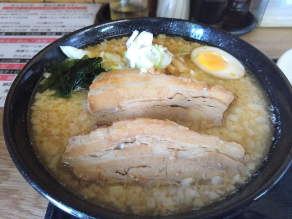 「角煮ラーメンセット」@MAKIBAの写真