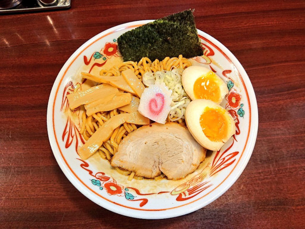 「黒丸味玉油そば」@ぶぶか 吉祥寺北口店の写真