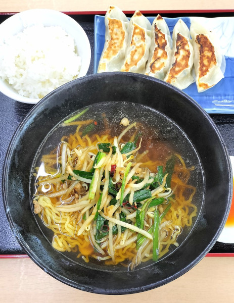 「台湾ラーメン＋餃子セット 850円」@台湾料理 楠の写真