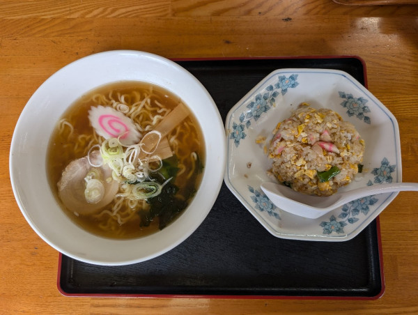 「ラーメン半チャーハンセット」@御食事 なかはらの写真