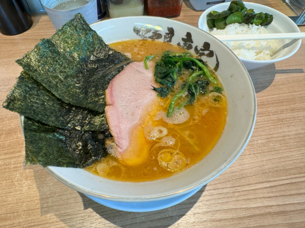 「ラーメン並1000円＋半ライス100円」@ラーメン 野良裏家の写真