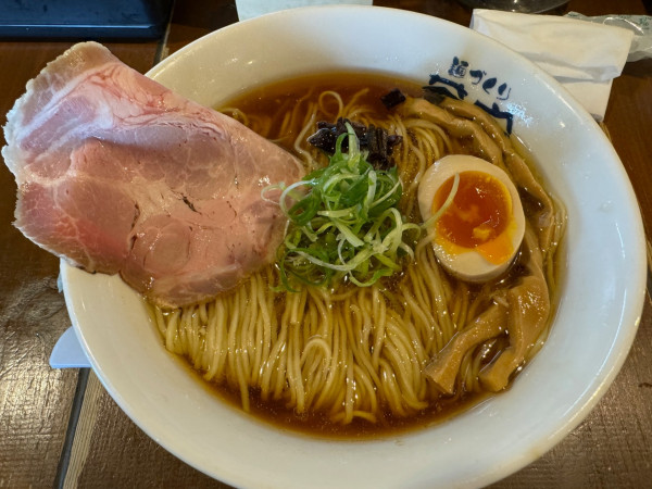 「醤油らぁめん　特盛」@麺づくり 蒼空 本店の写真