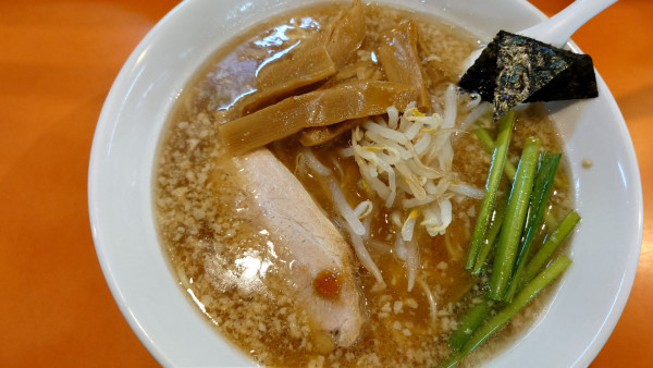 「ラーメン硬め　650円」@本格的豚骨そば まりぼの写真