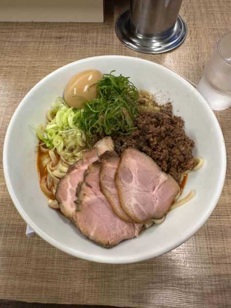 「汁無し担々麺煮玉子チャーシュー」@麺庵ちとせの写真
