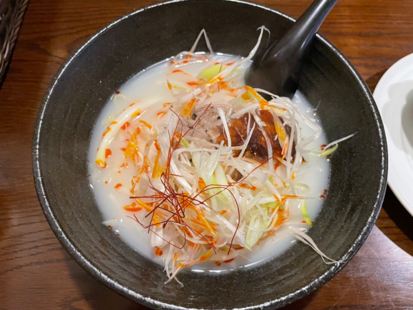 「北京ダックラーメン　￥９８０」@本格中国料理 赤壁の写真