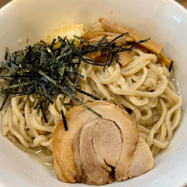 「油そば（塩味）ニンニク＋サービス追い飯」@STORYの写真