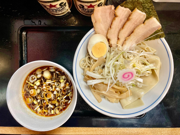 「サッポロ赤星２本＋チャーシュー皿→ 冷やしつけそば」@中華そば 下連雀の写真