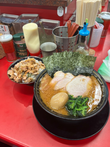 「チャーシューメン(¥1050)+チャーシューまぶし(￥250」@IEKEI_TOKYO 王道家直系の写真