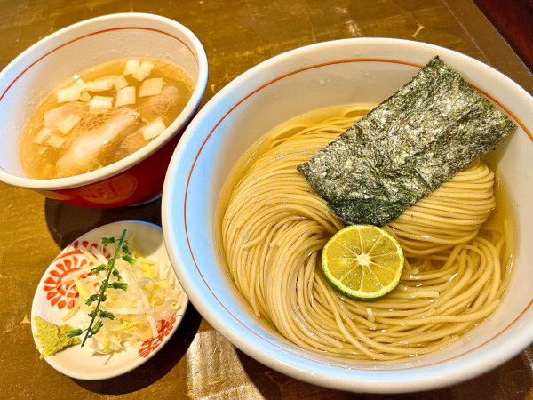 「昆布水つけ麺　塩（1000円）、薬味（80円）」@特級鶏蕎麦 龍介 土浦学園通り店の写真