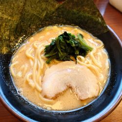 豚骨醤油ラーメン