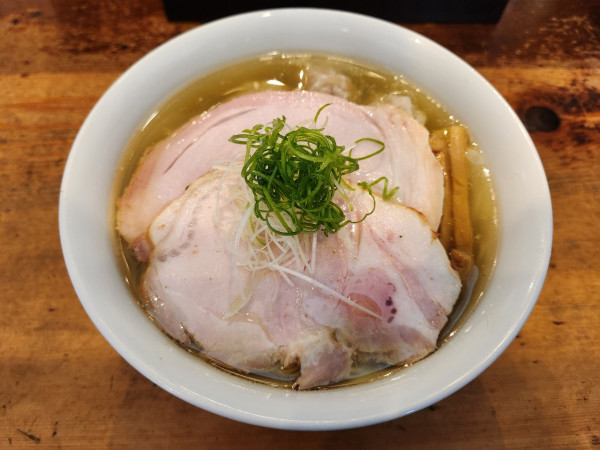 「わんたん塩そば　味玉」@中華そば しば田の写真