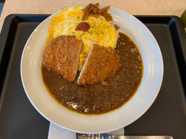 「ロースかつオムレツ欧州ビーフカレー」@マイカリー食堂 幕張本郷店の写真