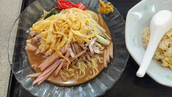 「冷やし中華と半炒飯セット 850円」@千力の写真