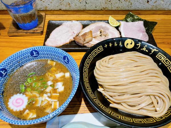「つけ麺1200円＋桃源全種ハーフ500円」@中華蕎麦うゑずの写真